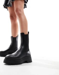 Chelsea Boots*Bershka Cleated Sole Chunky Chelsea Boots In Black