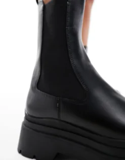 Chelsea Boots*Bershka Cleated Sole Chunky Chelsea Boots In Black