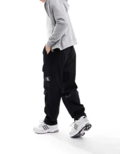 Trousers & Chinos*Calvin Klein Jeans Essential Regular Cargo Pants In Black Ck Black
