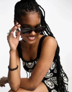 Sunglasses*DESIGN Chunky Hexagon Sunglasses In Black