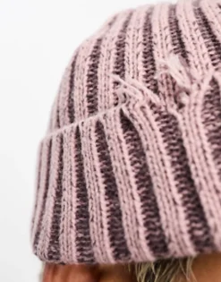 Beanies*DESIGN Distressed Beanie In Lilac Purple