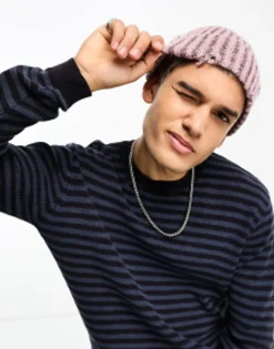 Beanies*DESIGN Distressed Beanie In Lilac Purple