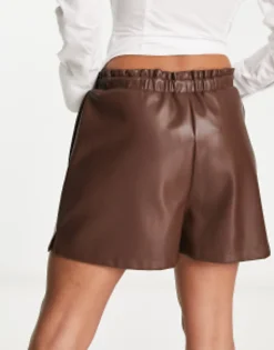 Shorts*DESIGN Faux Leather Paperbag Short In Chocolate