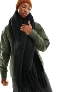 Scarves*DESIGN Fluffy Blanket Scarf In Black