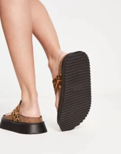 Flat Sandals*DESIGN Freefall Toe Post Footbed In Leopard