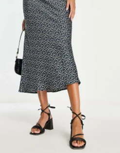 Sandals*DESIGN Hollow Strappy Tie Leg Mid Heeled Sandals In Black