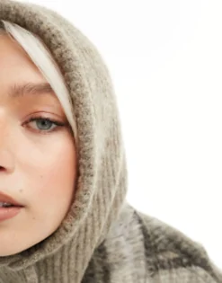 Beanies*DESIGN Knitted Hood In Mink
