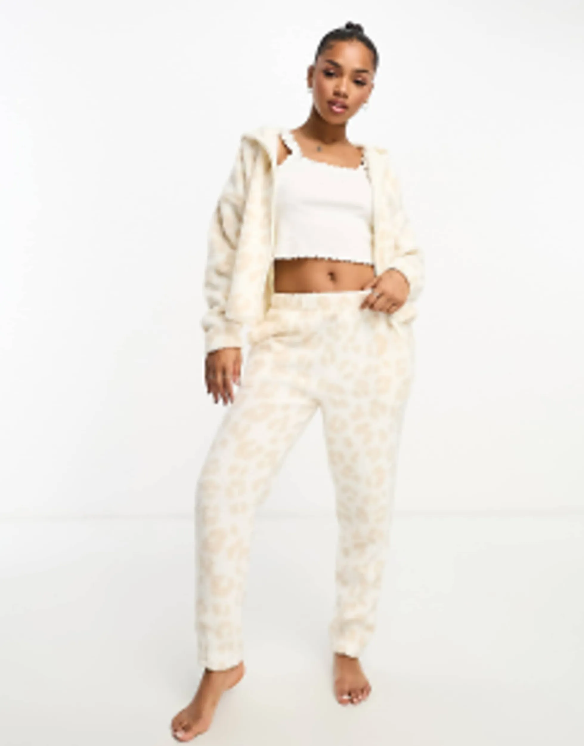 Tracksuits & Joggers*DESIGN Lounge Co-Ord Animal Borg Set In Cream