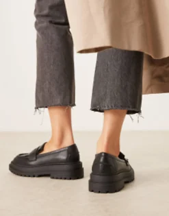 Loafers*DESIGN Majesty Chunky Fringe Loafer In Black