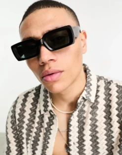 Sunglasses*DESIGN Oversized Rectangle Sunglasses With Bevelled Frame And Green Lens In Matte Black