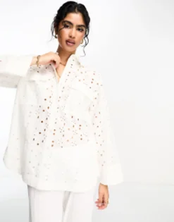 Shirts*DESIGN Relaxed Broderie Shirt With Dipped Hem In White