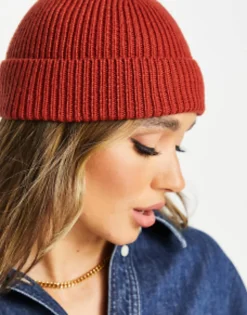 Beanies*DESIGN Rib Beanie In Rust