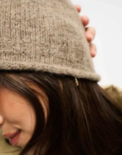 Beanies*DESIGN Roll Edge Beanie In Mink