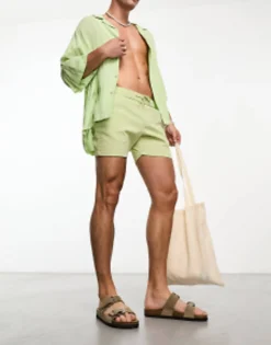 Swimwear*DESIGN Skinny Shorts In Shorter Length In Green Winter Pear