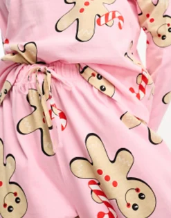 Gifts*DESIGN Tall Christmas Gingerbread Long Sleeve Top & Trouser Pyjama Set In Pink