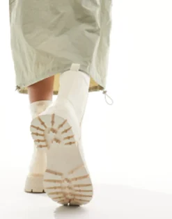 Chelsea Boots*DESIGN Wide Fit Alfie Chunky Chelsea Boots In Off-White Off White