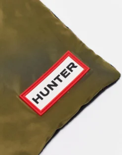 Scarves*Hunter Quilted Zip Front Scarf With Pockets In Khaki