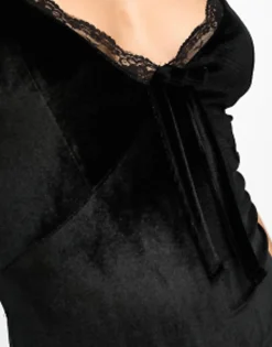 Tall*In The Style Tall Exclusive Velvet Lace Trim Mini Dress In Black