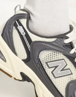 Sportswear*New Balance 530 Trainers In And Grey - Exclusive To Asos Off White