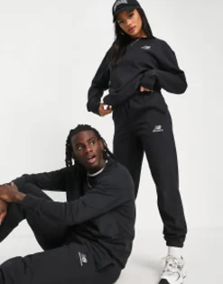 Sportswear*New Balance Unisex Logo Joggers In Black