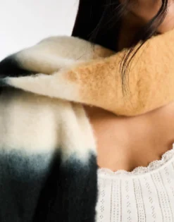 Scarves*Pieces Soft Tassle Scarf In Gradient Camel