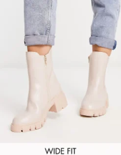 Chelsea Boots*Simply Be Wide Fit Cleated Block Heeled Chelsea Boot In Stone Beige