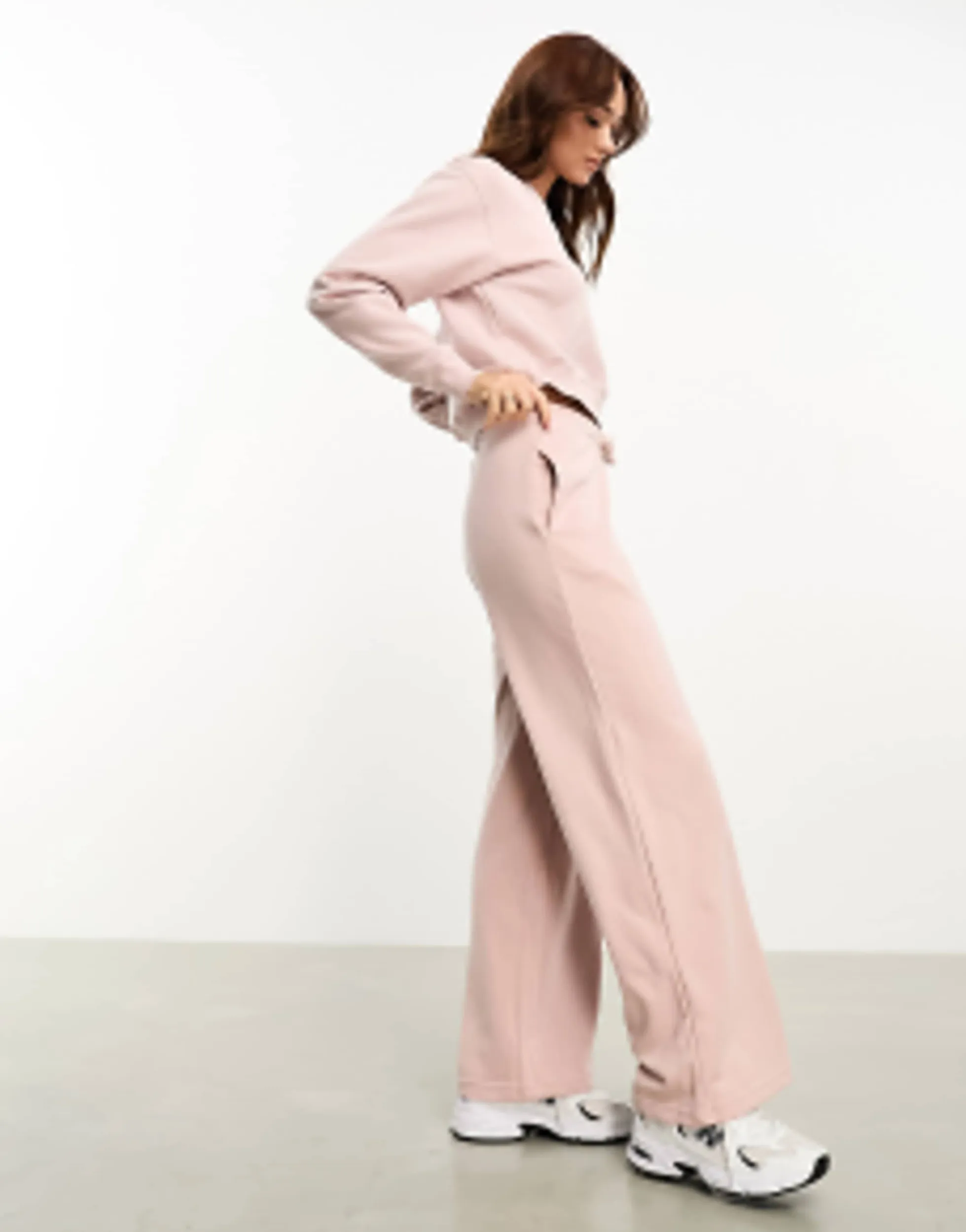 Tracksuits & Joggers*Stradivarius Cropped Sweatshirt And Jogger Co-Ord In Blush