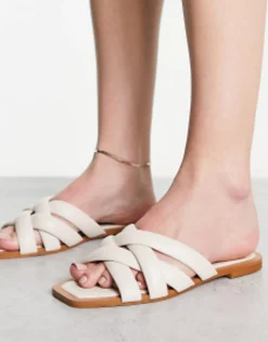 Flat Sandals*Stradivarius Cross Strap Sandal In Ecru