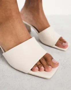 Sandals*Stradivarius Square Toe Chunky Heeled Sandal In Ecru