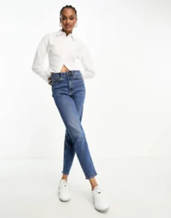 Tall*Stradivarius Tall Slim Mom Jean With Stretch In Authentic Blue Mid Blue