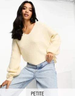 Petite*Threadbare Petite Fluffy V Neck Slouchy Jumper In Off White