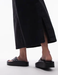 Flat Sandals*Topshop Gigi Toepost Sunken Footbed Sandal In Lizard Black