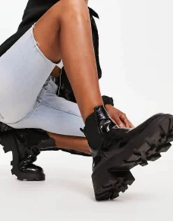 Chelsea Boots*Topshop Wide Fit Bella Chunky Chelsea Boot In Croc Black