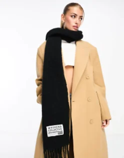 Scarves*WEEKEND COLLECTIVE Fluffy Blanket Scarf With Woven Label Black