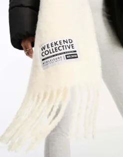 Scarves*WEEKEND COLLECTIVE Fluffy Blanket Scarf With Woven Label Cream